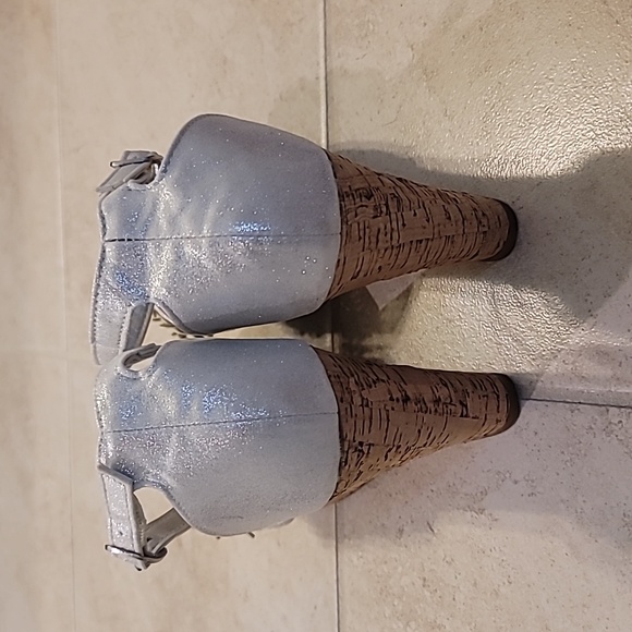 Sandals - Picture 3 of 3